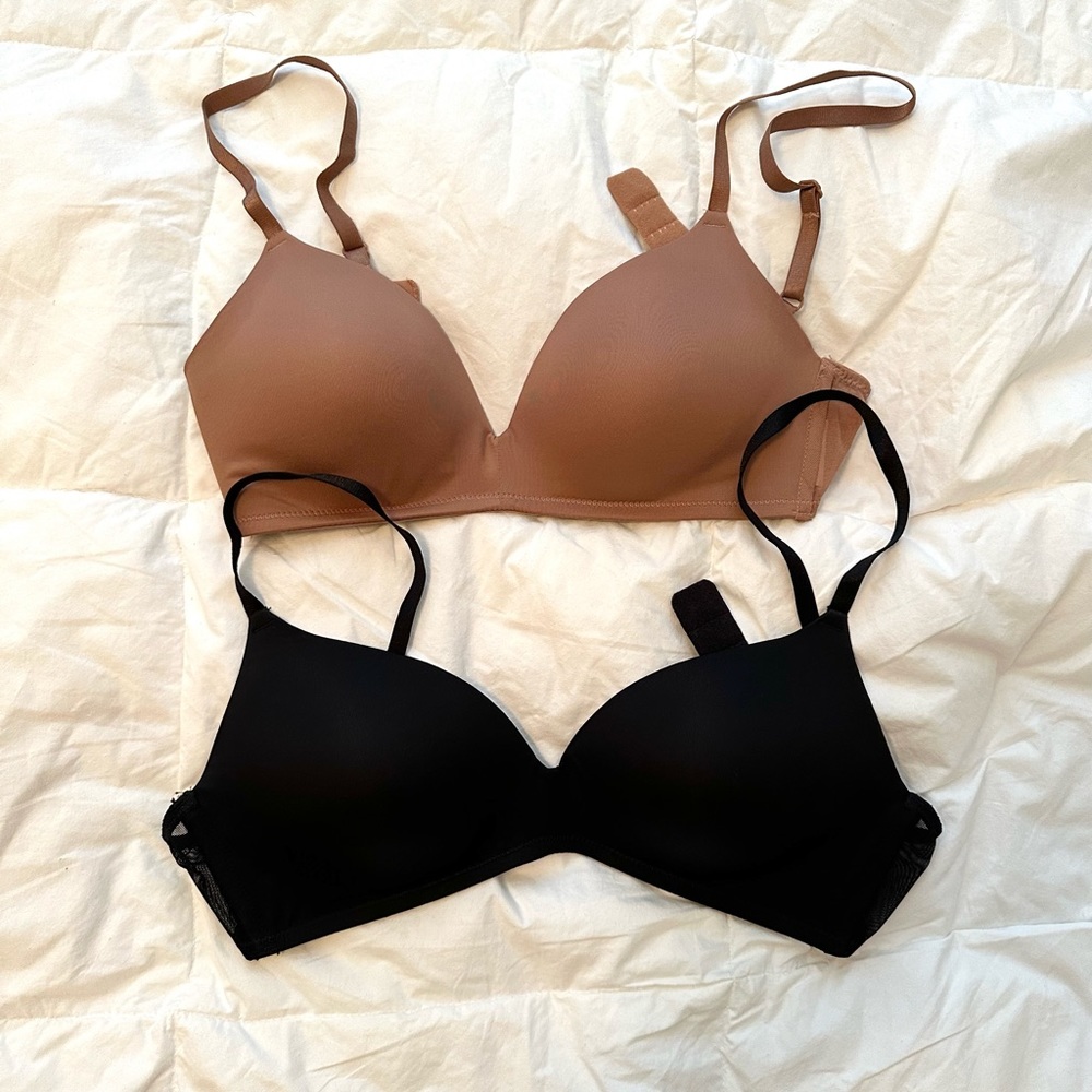 2 Wireless lounge bras